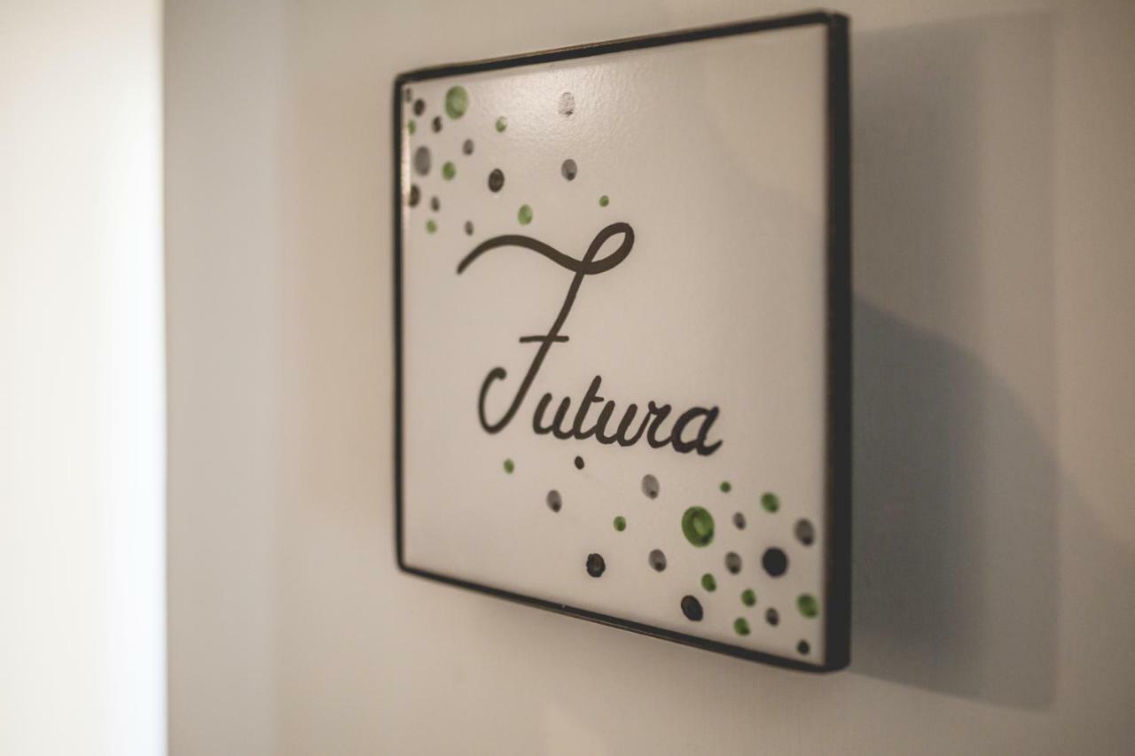 Futura Retro *